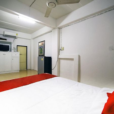 Oyo 560 Chang Hostel Suvarnabhumi Bangkok Eksteriør billede