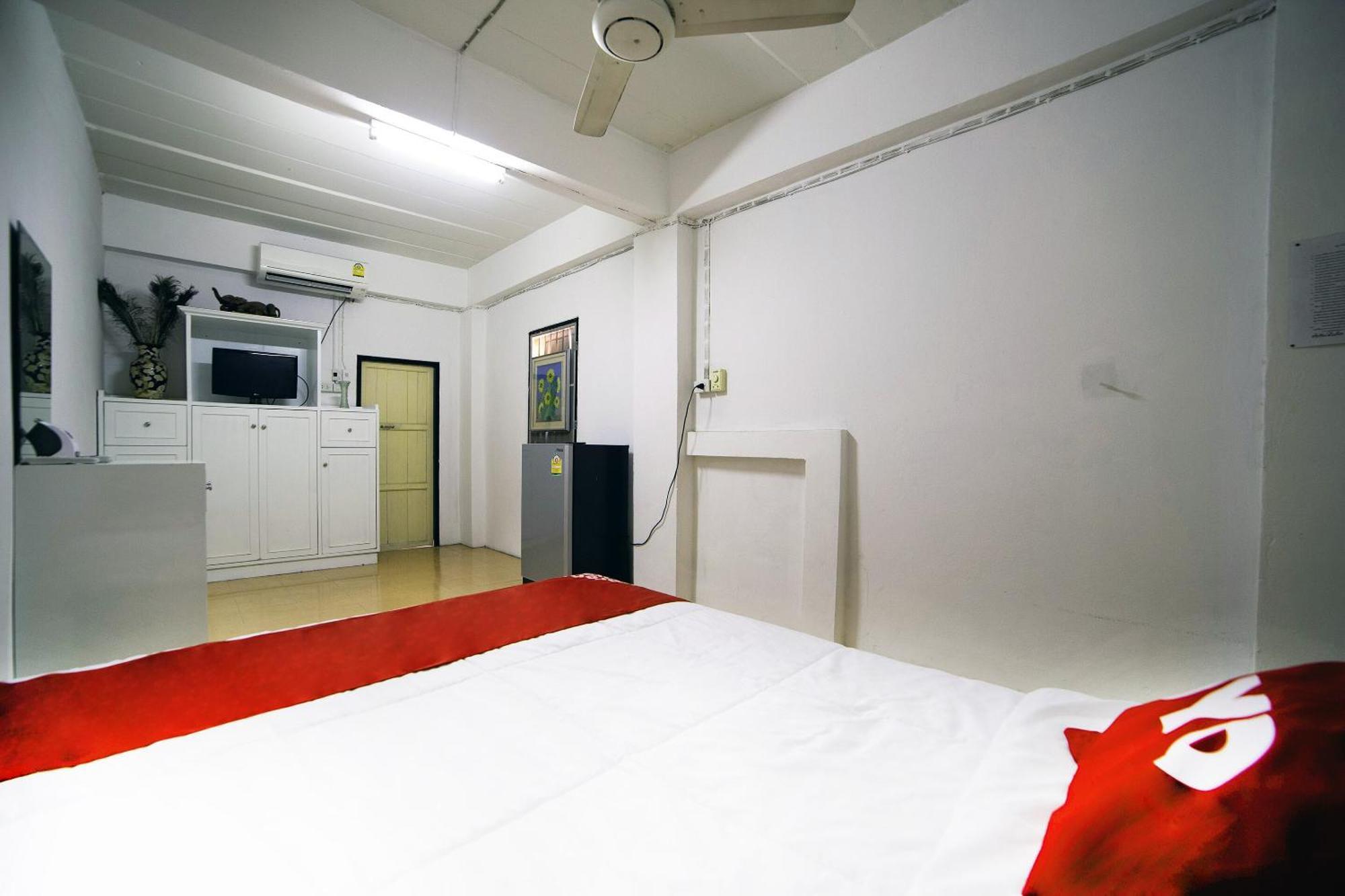 Oyo 560 Chang Hostel Suvarnabhumi Bangkok Eksteriør billede