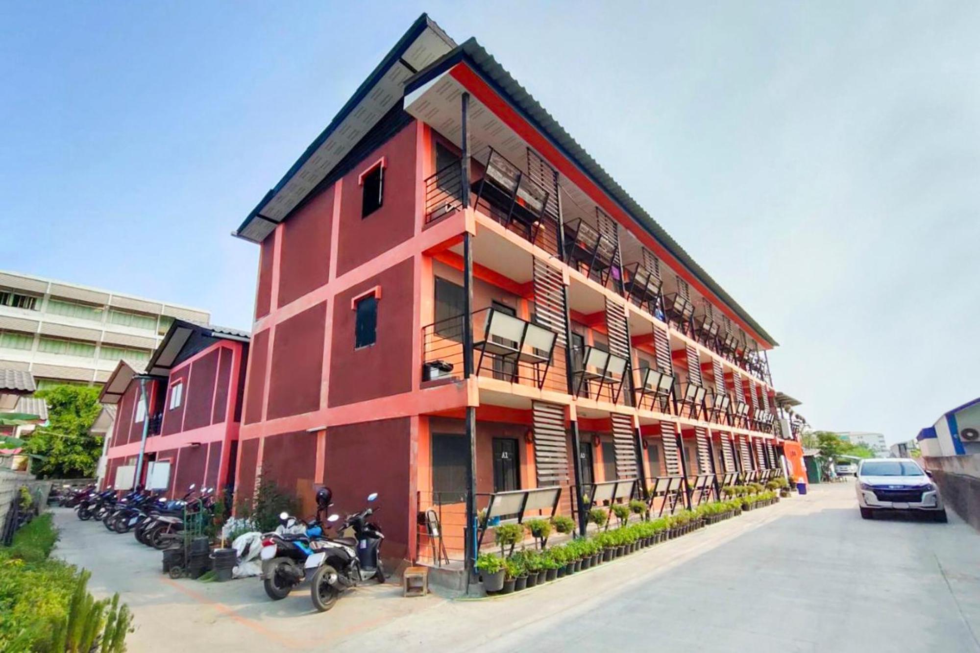Oyo 560 Chang Hostel Suvarnabhumi Bangkok Eksteriør billede